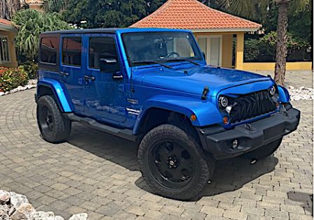 Jeep Wrangler Sahara blue